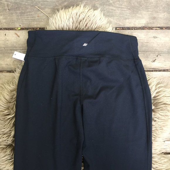 NWT Amazon Essentials Studio Sculpt black yoga pant - size M - Picture 7 of 7